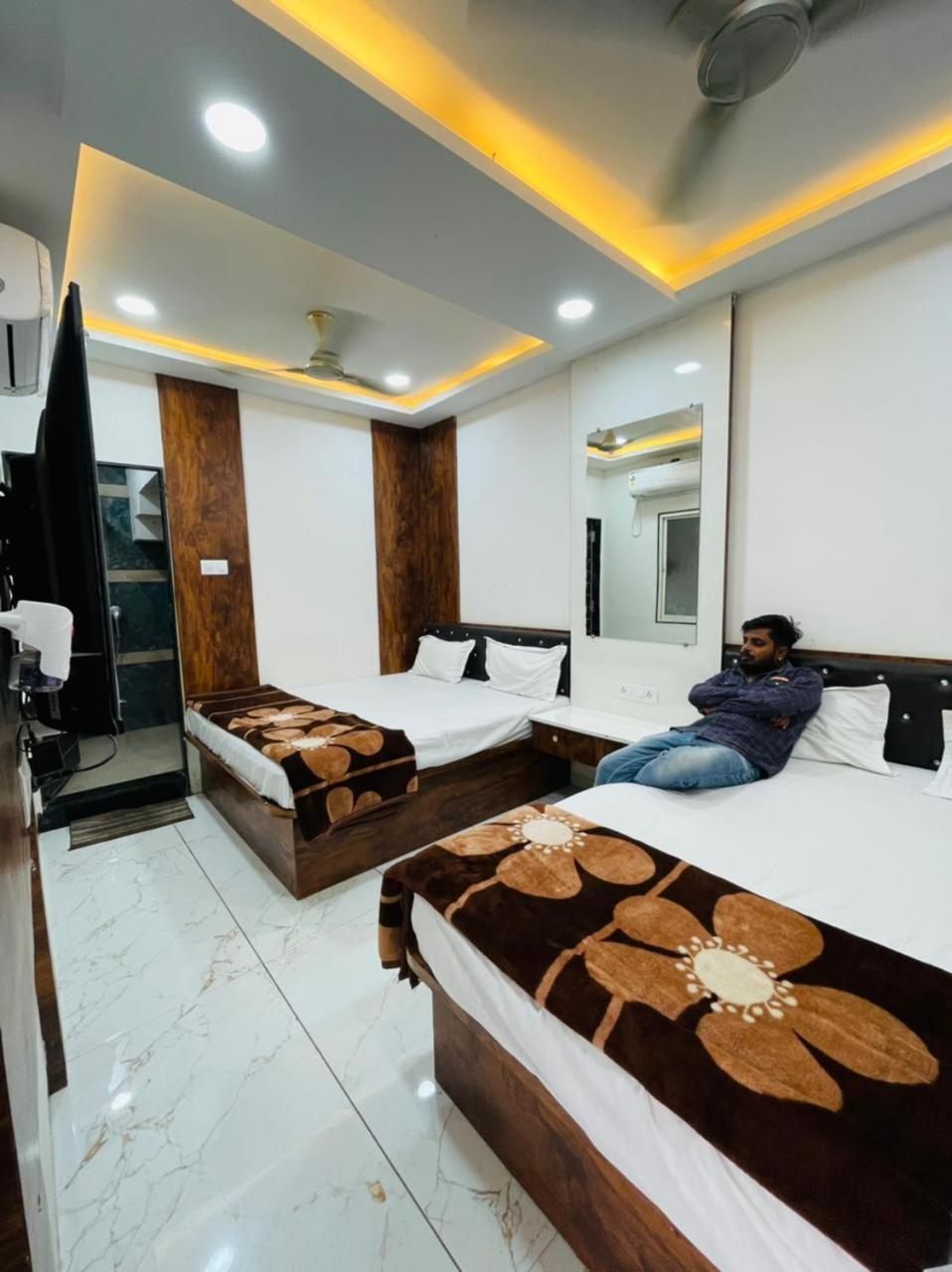 Hotel Shree Shyam Sharnam Godarpura Buitenkant foto
